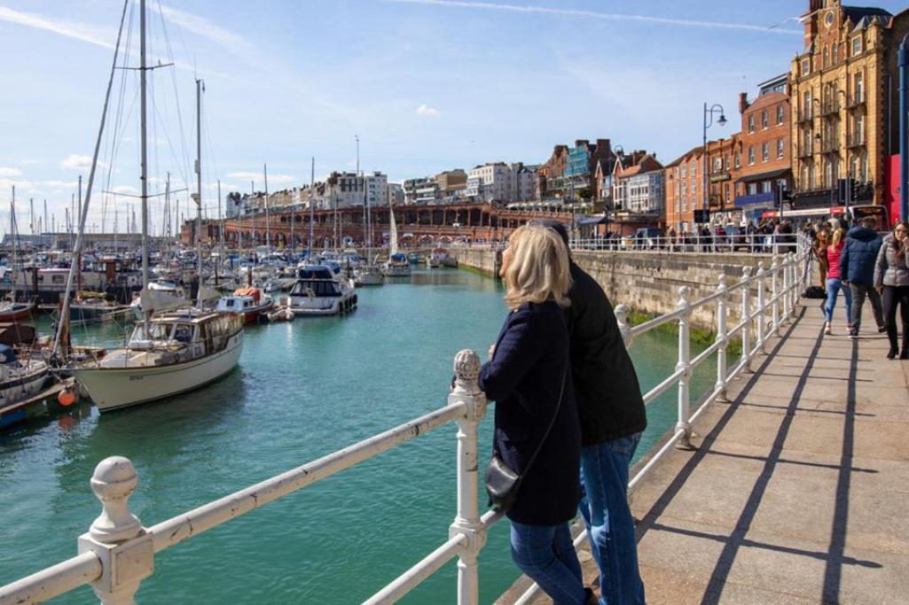 Shore Thing Beachfront Apartment Ramsgate - Sleeps 4 Exterior photo